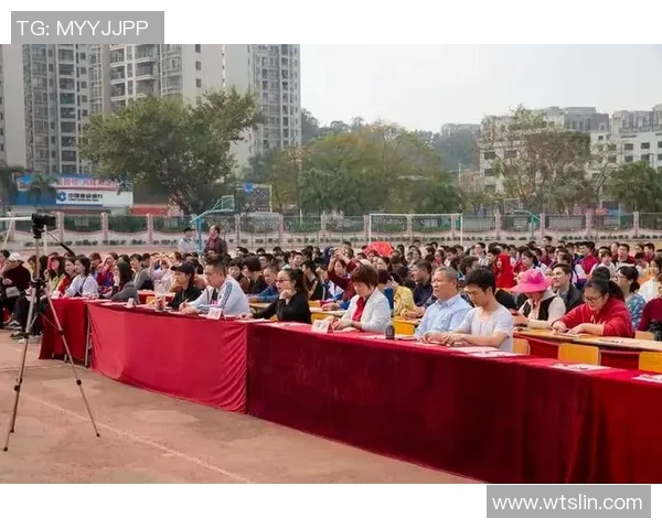 足球黑人球星的光辉岁月与足坛传奇:探秘他们的奋斗与成就 足球黑人球星的光辉岁月与足坛传奇:探秘他们的奋斗与成就